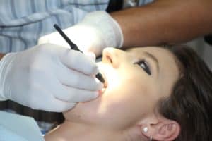 Zahnbehandlung nach den Mondrhythmus